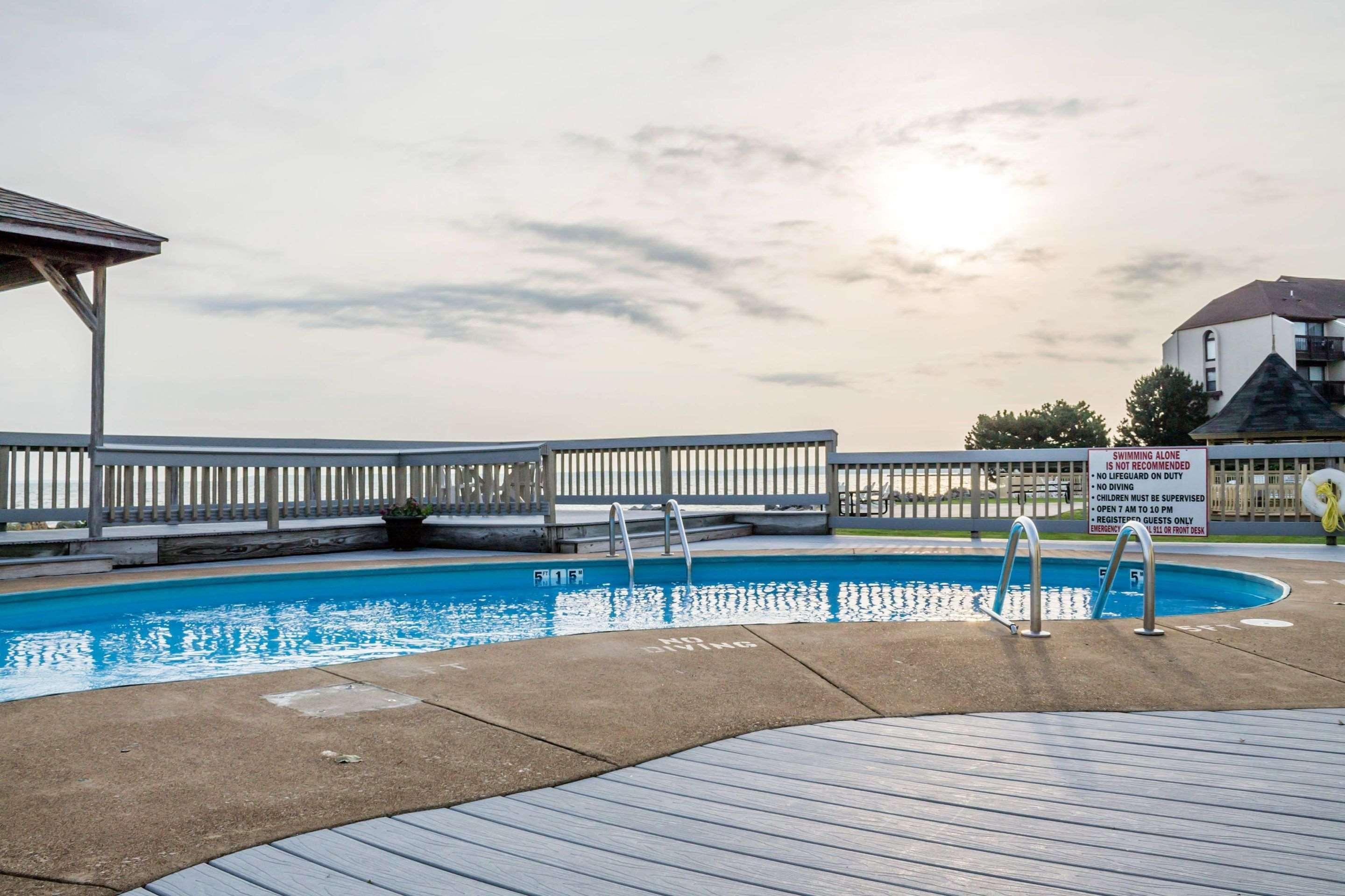 Quality Inn Порт Клинтон Экстерьер фото