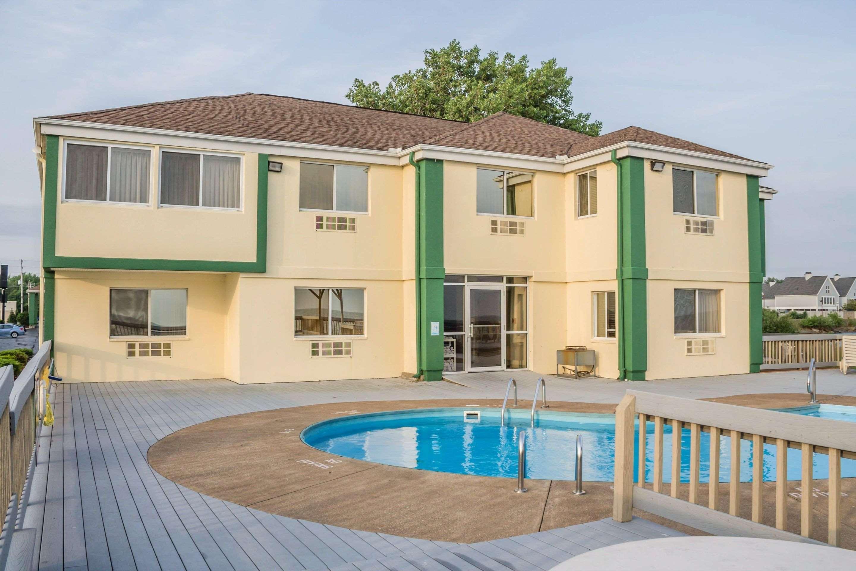 Quality Inn Порт Клинтон Экстерьер фото